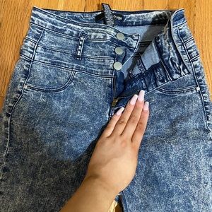 Acid wash skinny jeans